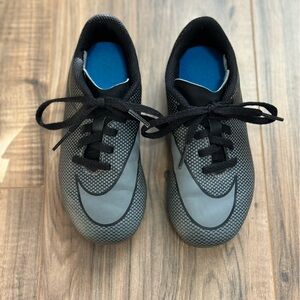 Junior Nike Bravata II FG Volt Cleats (Football / Soccer) Little Kids Size 11C